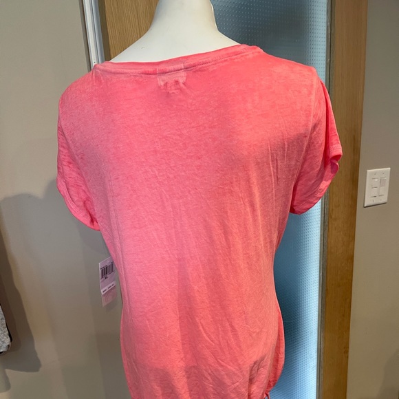 Pink Lotus athletic tee with bottom drawstrings - Picture 3 of 5